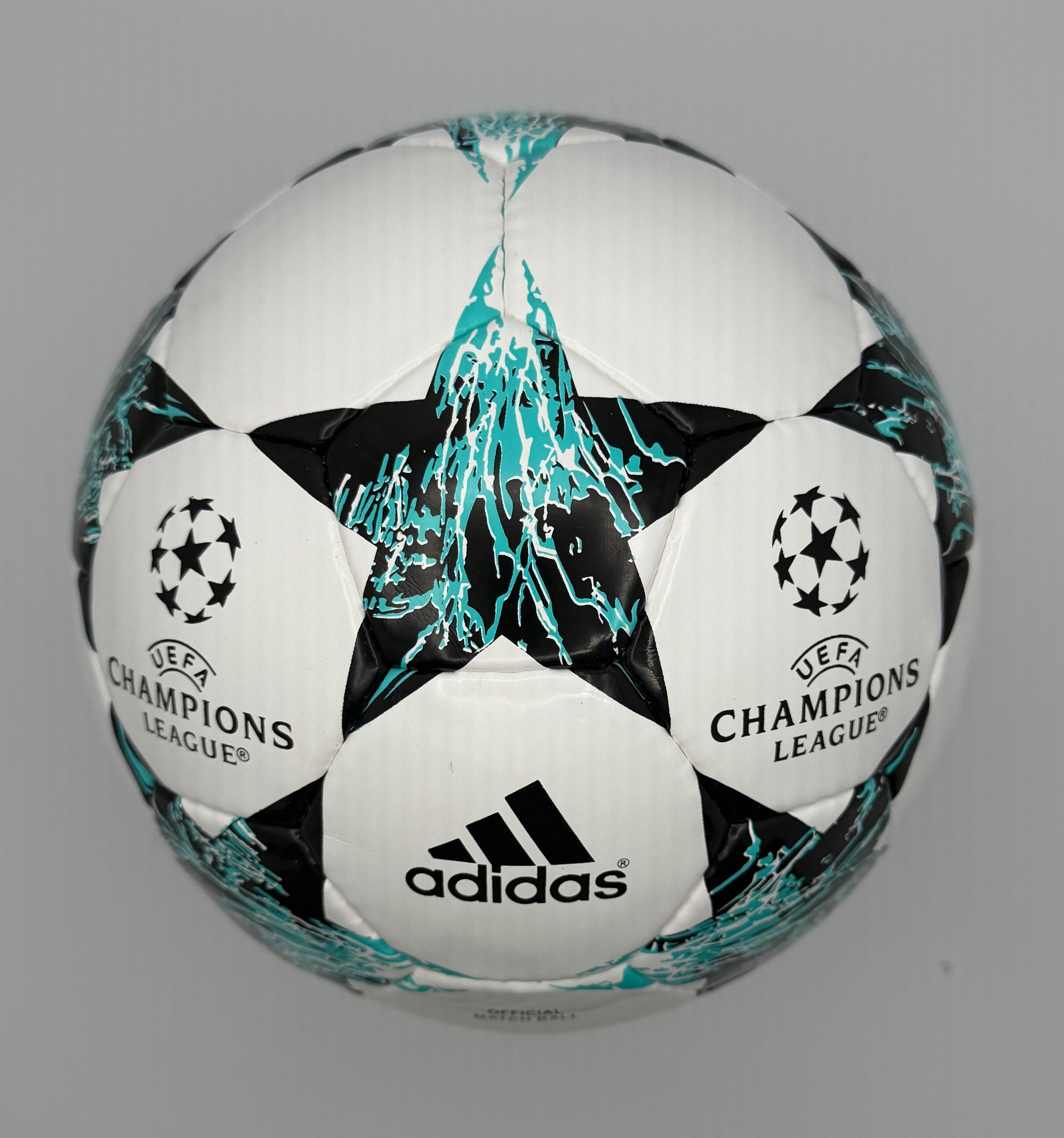 Adidas Finale 17 Official Match Ball. UEFA Champions League – Gold Key