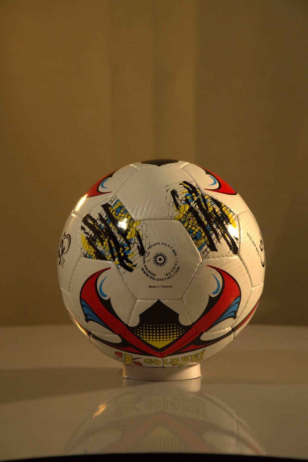 Gold Key International – Size 5 Hand-Stitched Professional Training Football