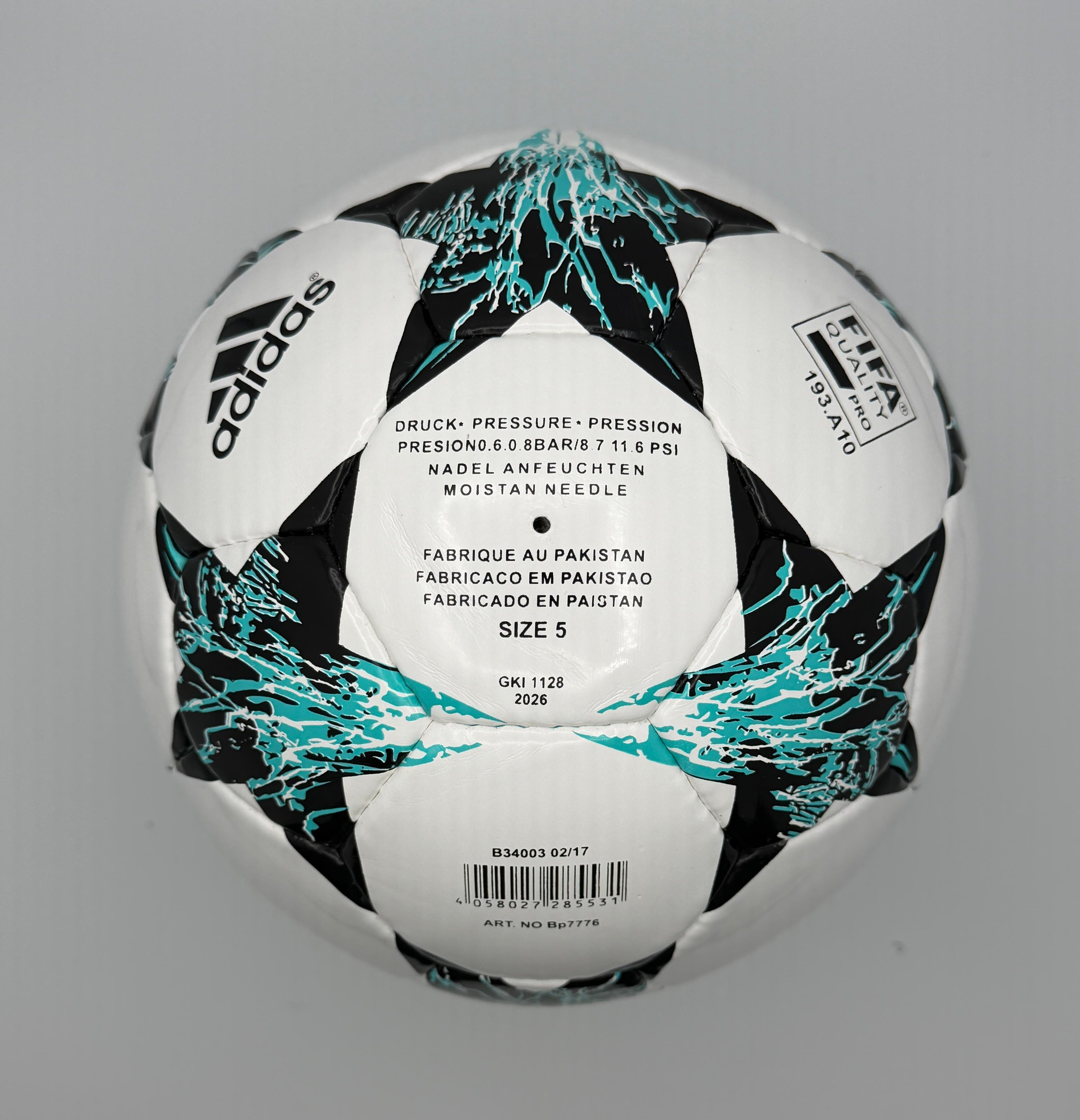 Adidas Finale 17 Official Match Ball. UEFA Champions League – Gold Key
